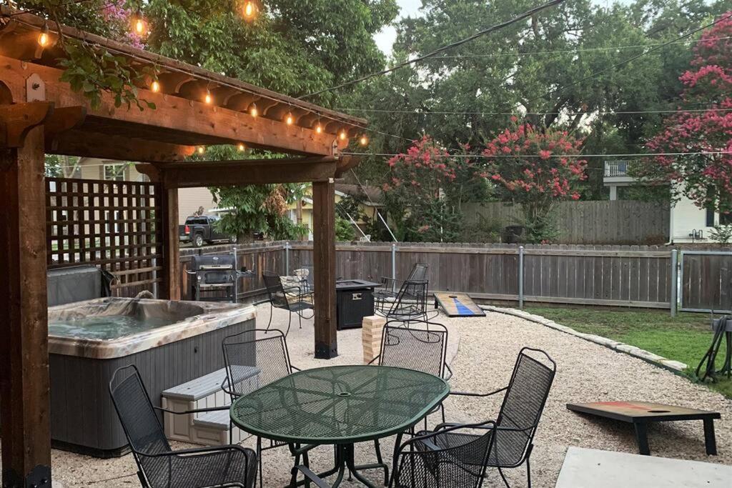 Pets Ok! Hot Tub, Famfriendly, Fire Pit , Kingbed Villa Fredericksburg Exterior photo